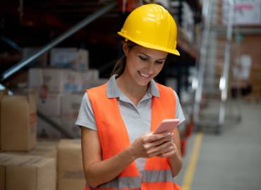 Frau Logistik Handy Helm Lager mobile App BDE 